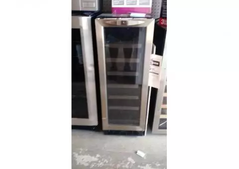 DANBY 21 Built-In Stainless Steel Wine Refrigerator - NEW