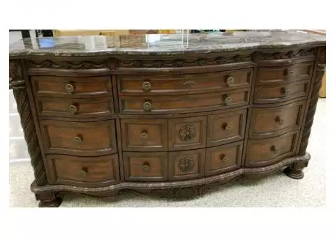 9 drawer dresser marble top & mirror